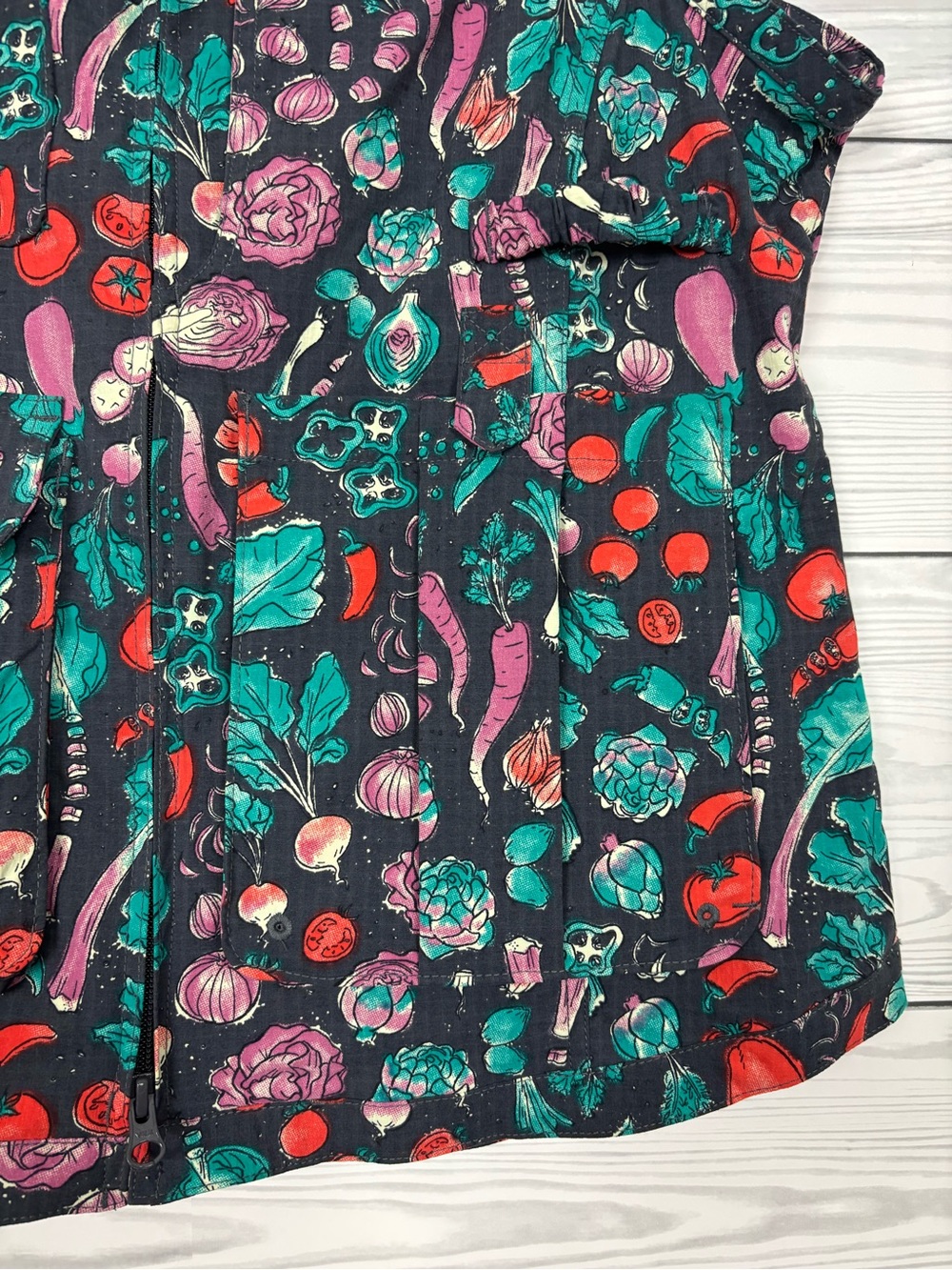 Duluth Trading Co. women’s heirloom gardening vest size large NWT novelty print - Picture 3 of 13